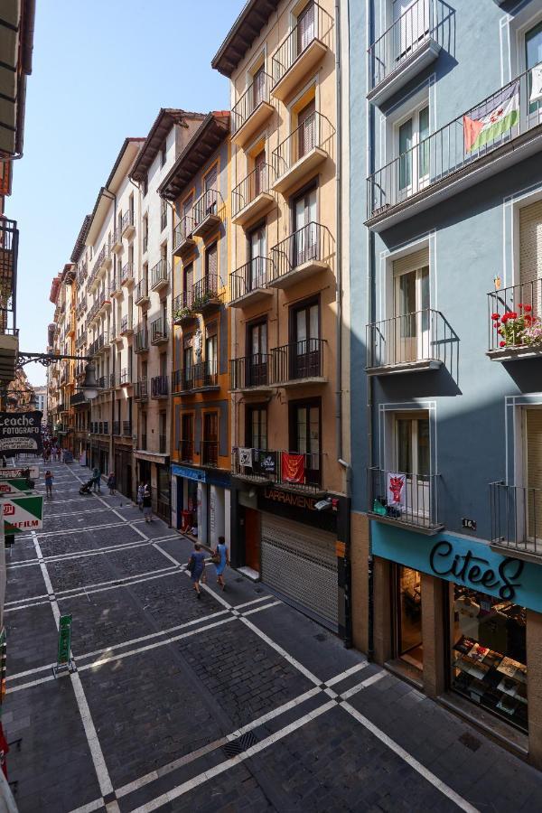 Ferienwohnung Tuapartamento Centro Estafeta Deluxe Pamplona Exterior foto