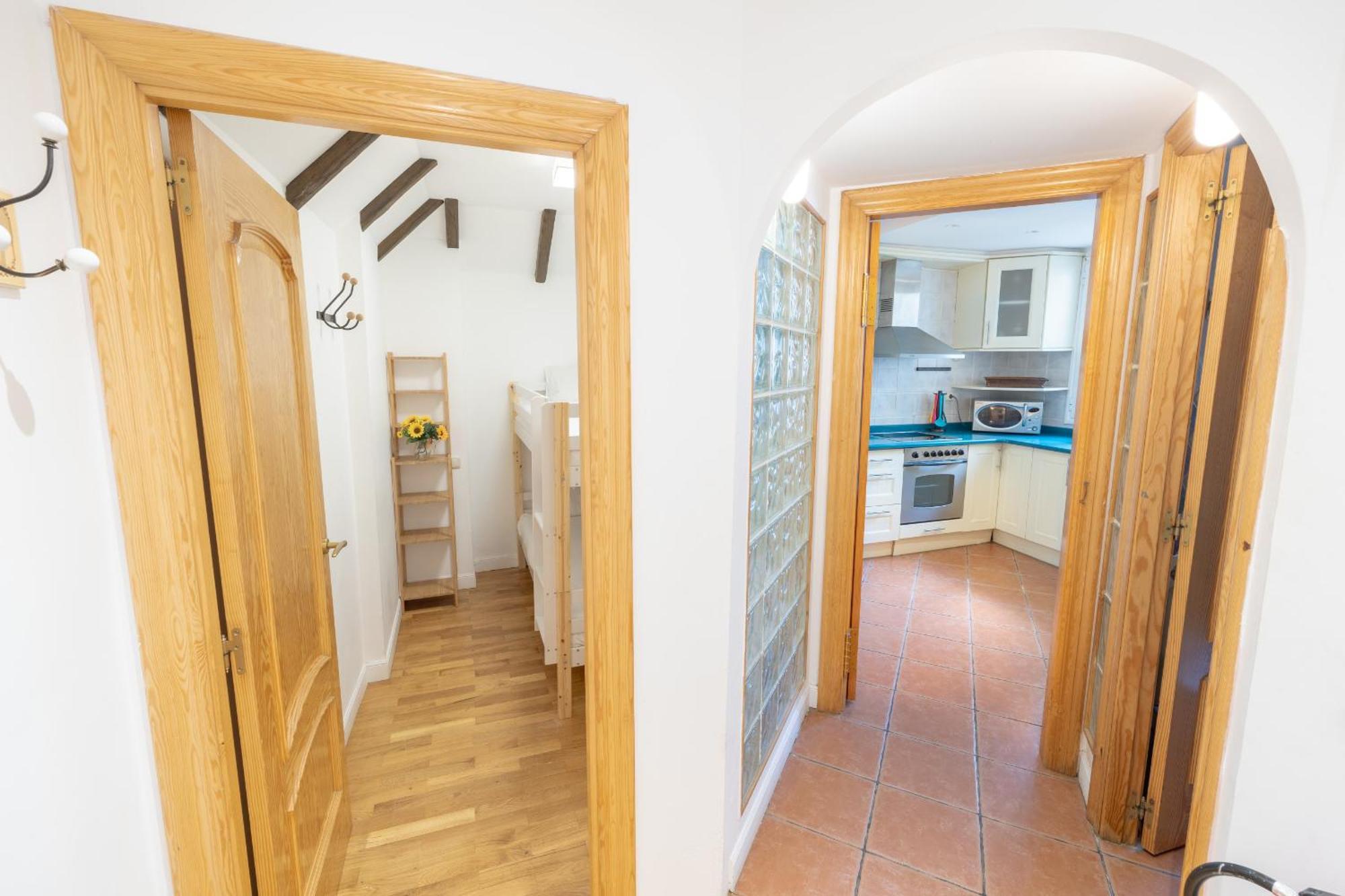 Ferienwohnung Tuapartamento Centro Estafeta Deluxe Pamplona Exterior foto