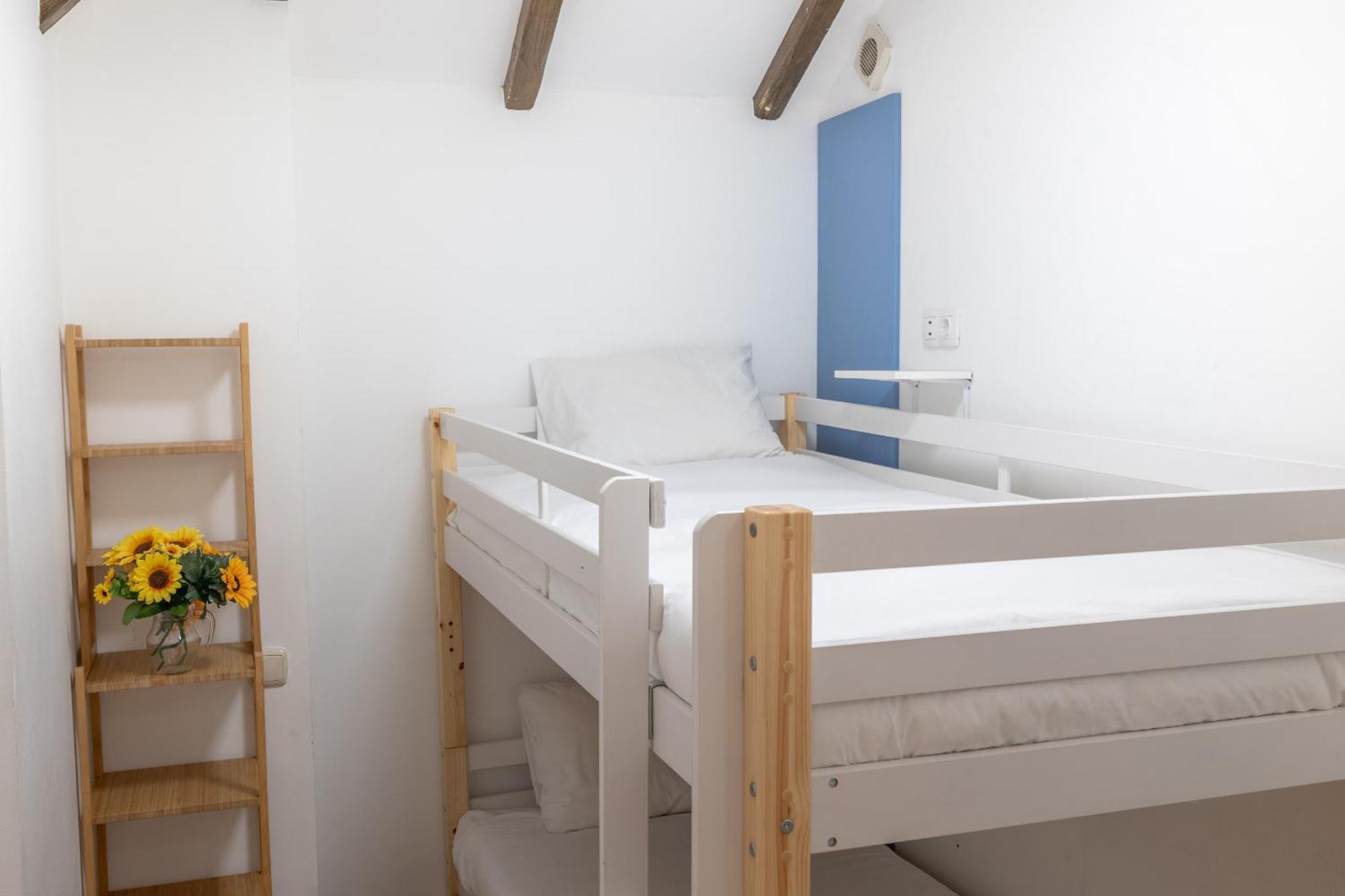 Ferienwohnung Tuapartamento Centro Estafeta Deluxe Pamplona Exterior foto