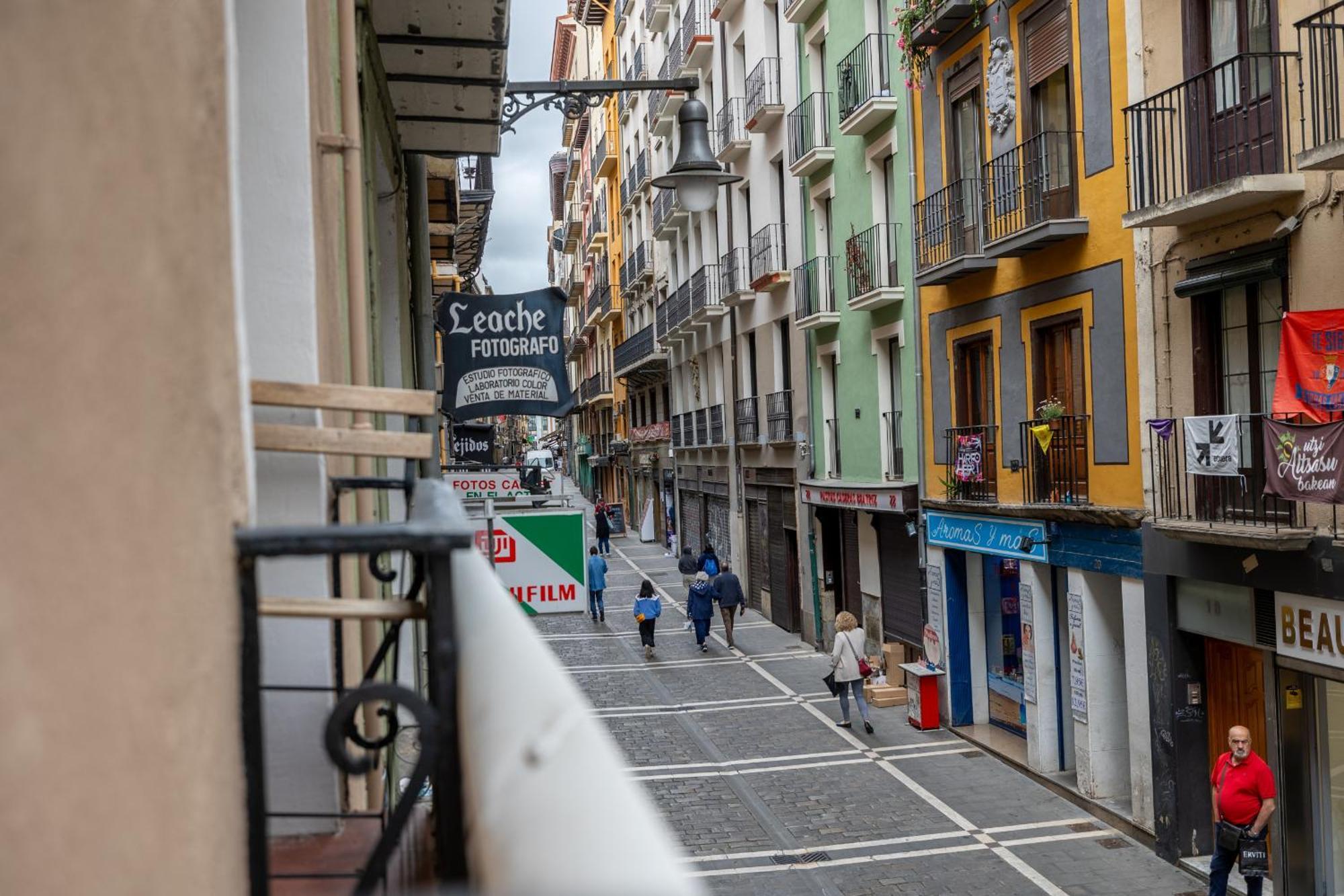 Ferienwohnung Tuapartamento Centro Estafeta Deluxe Pamplona Exterior foto