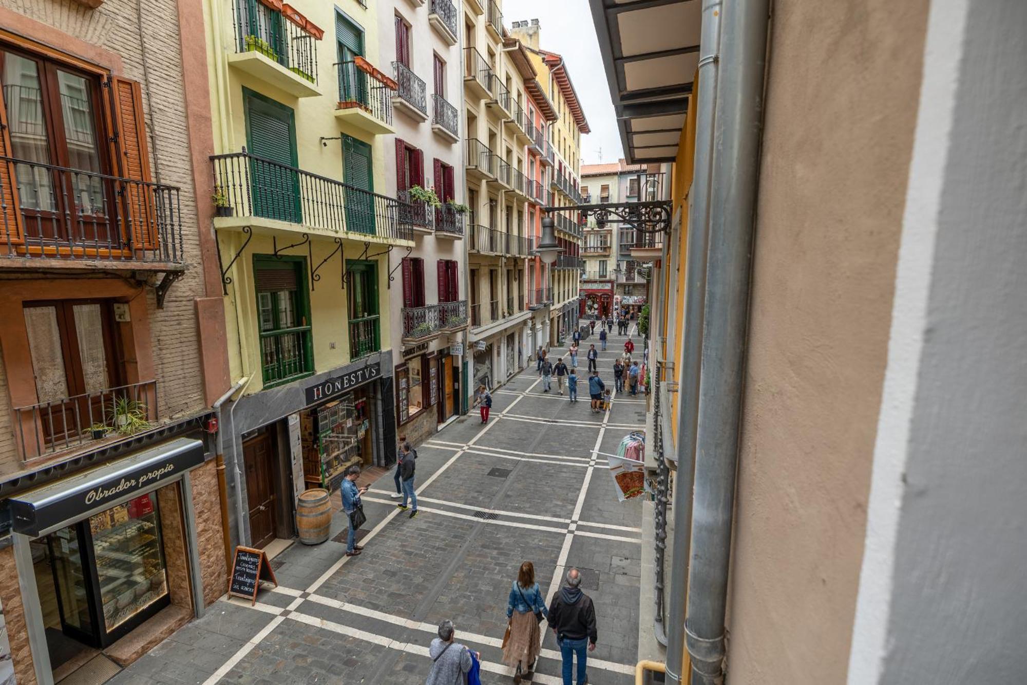 Ferienwohnung Tuapartamento Centro Estafeta Deluxe Pamplona Exterior foto